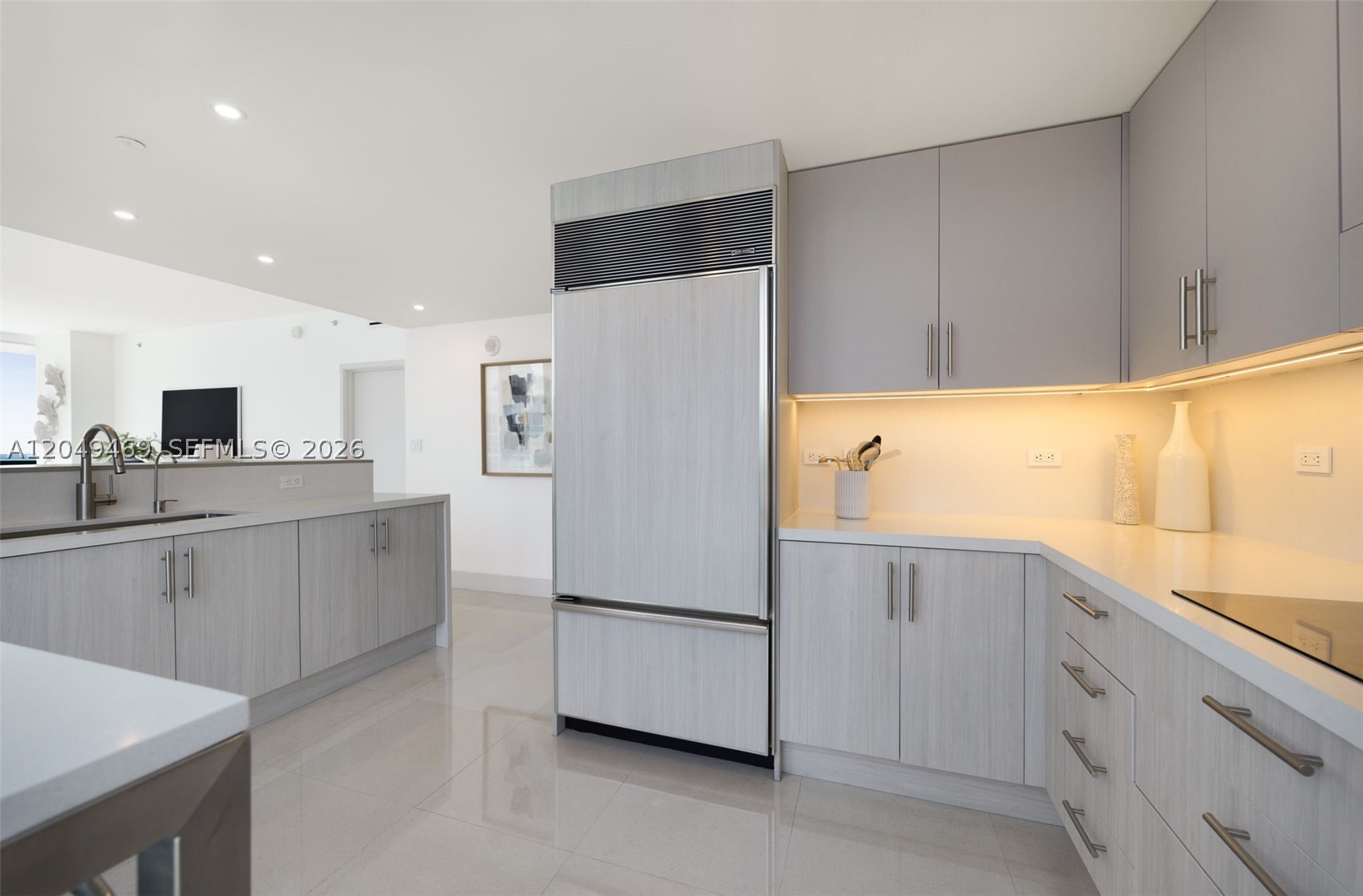 6799 Collins Ave #1402, Miami Beach FL 33141