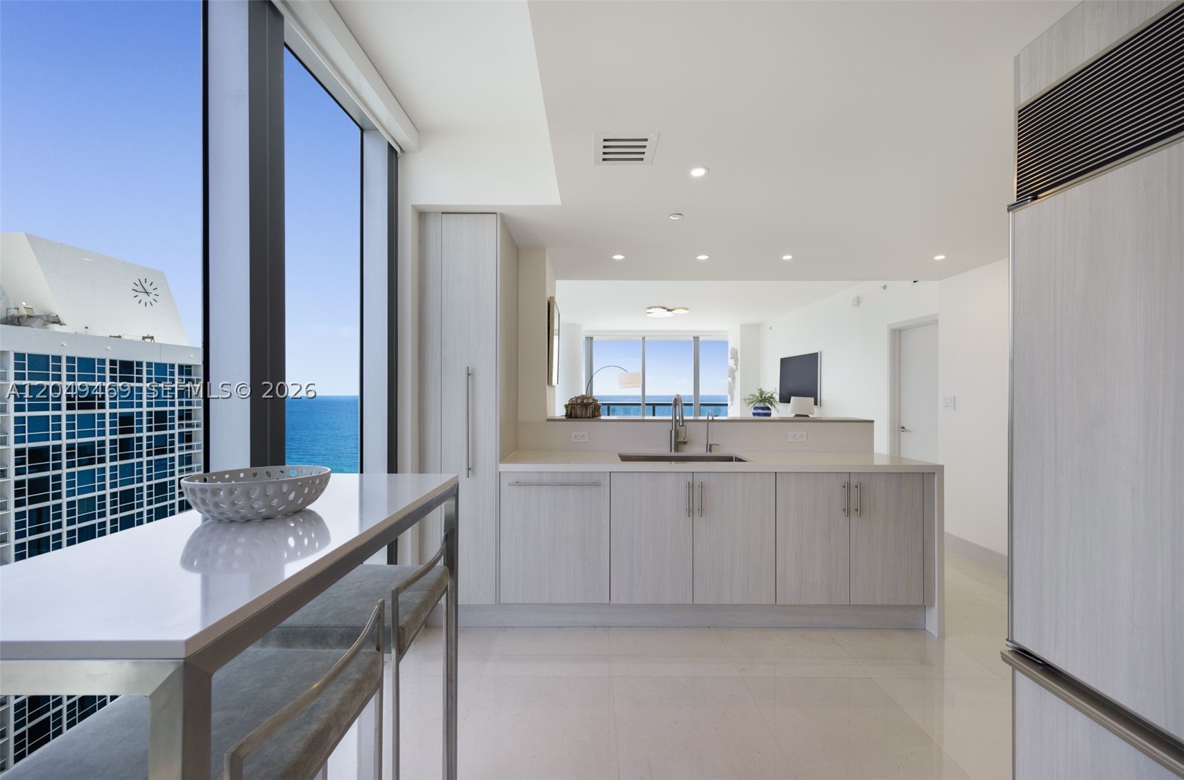 6799 Collins Ave #1402, Miami Beach FL 33141