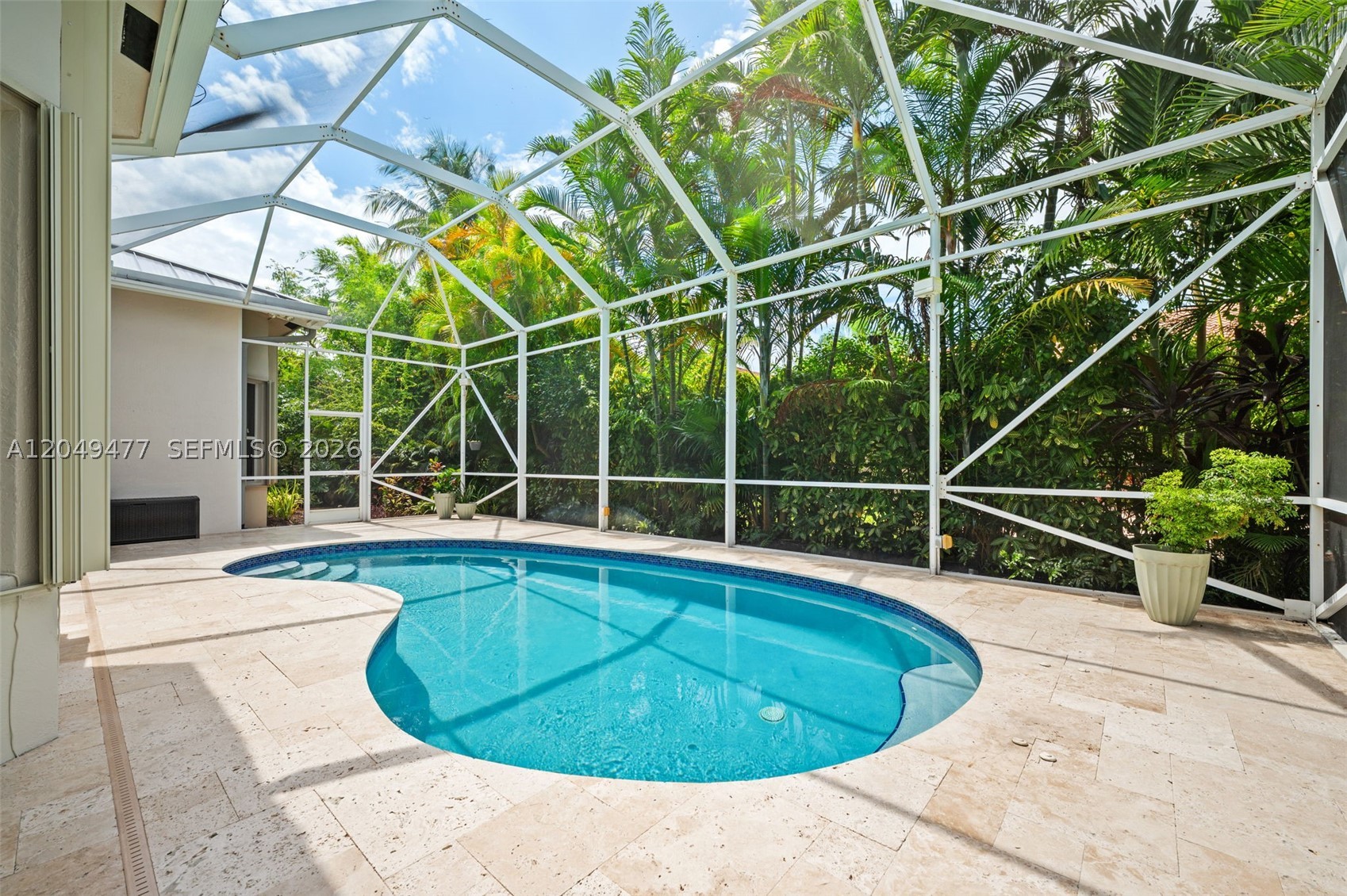 15973 SW 4th St, Pembroke Pines FL 33027