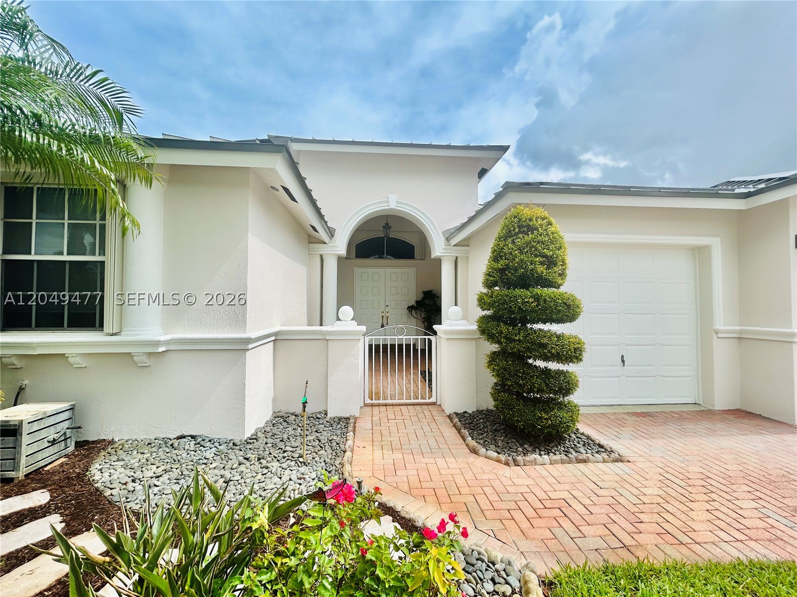 15973 SW 4th St, Pembroke Pines FL 33027