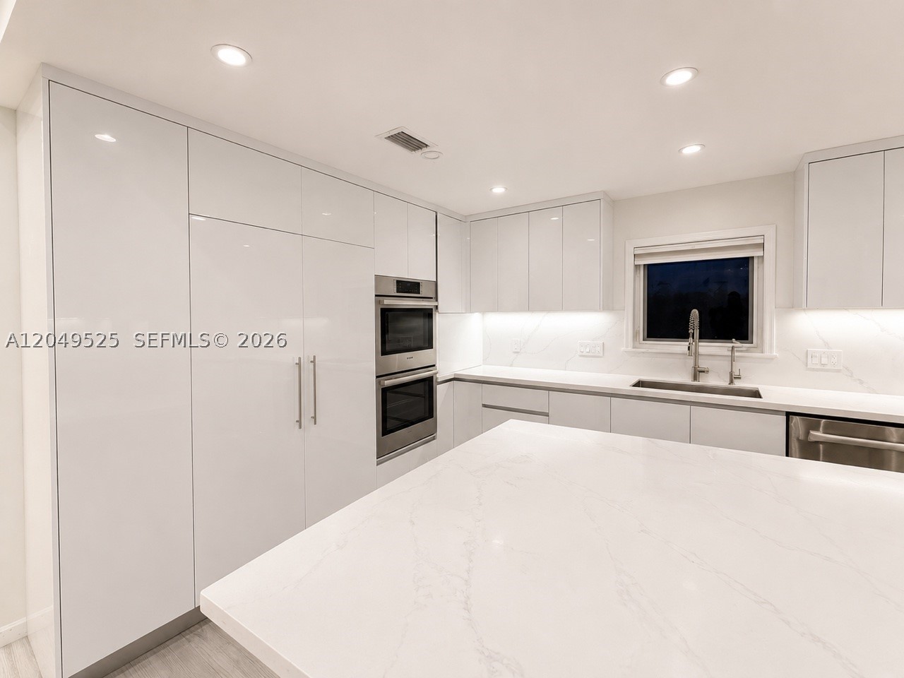 2616 Oakbrook Ct, Weston FL 33332