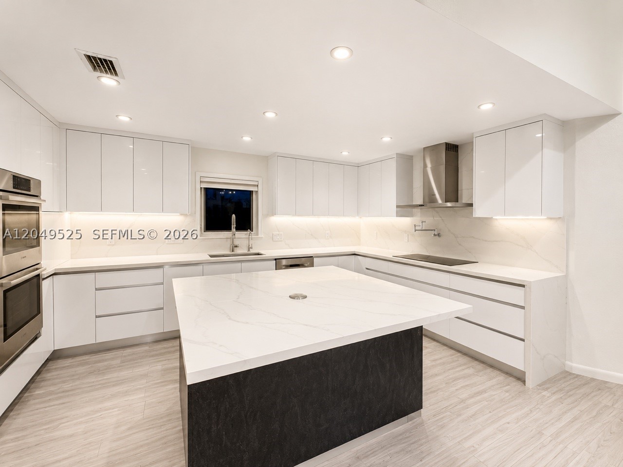 2616 Oakbrook Ct, Weston FL 33332