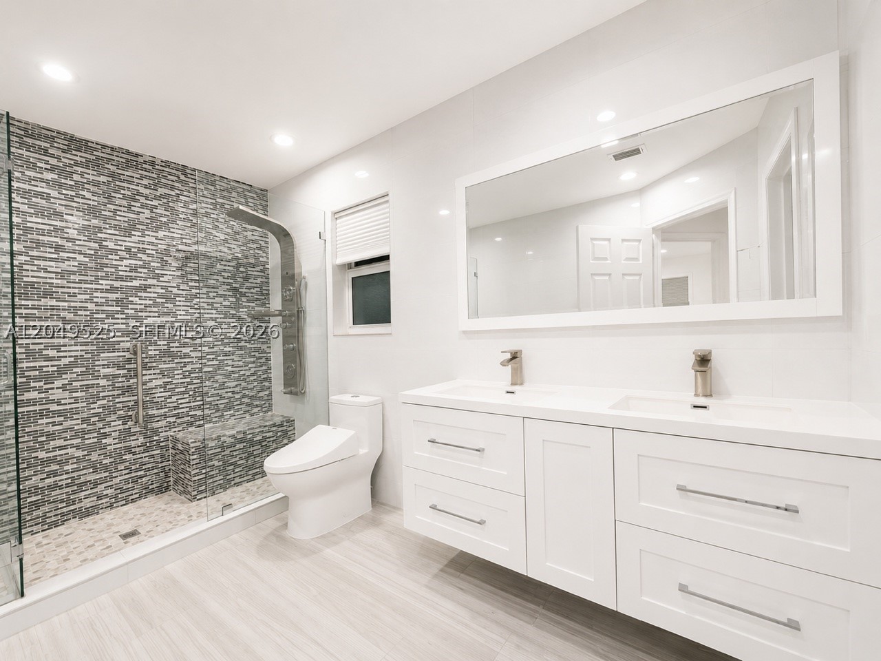 2616 Oakbrook Ct, Weston FL 33332