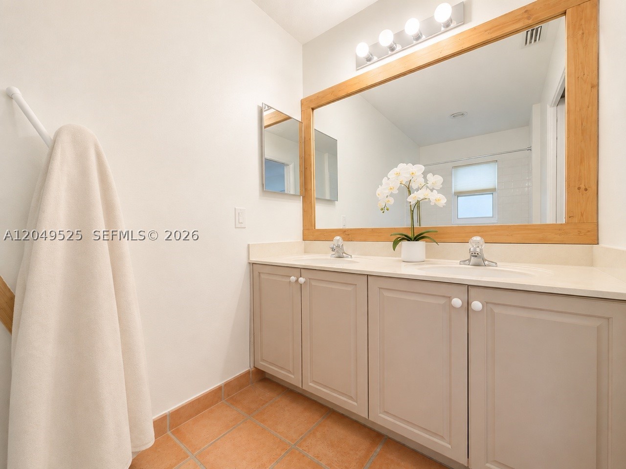 2616 Oakbrook Ct, Weston FL 33332