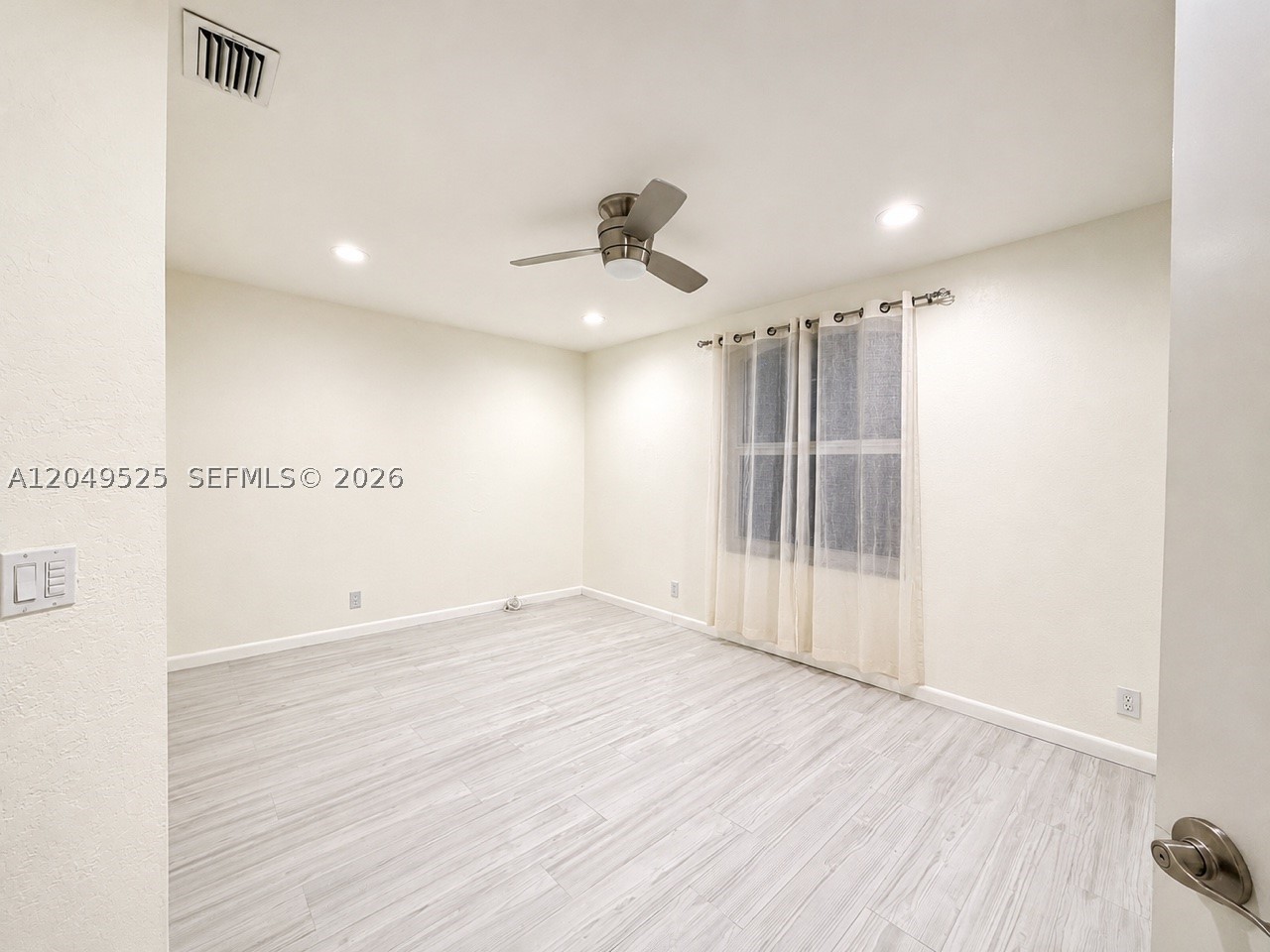 2616 Oakbrook Ct, Weston FL 33332
