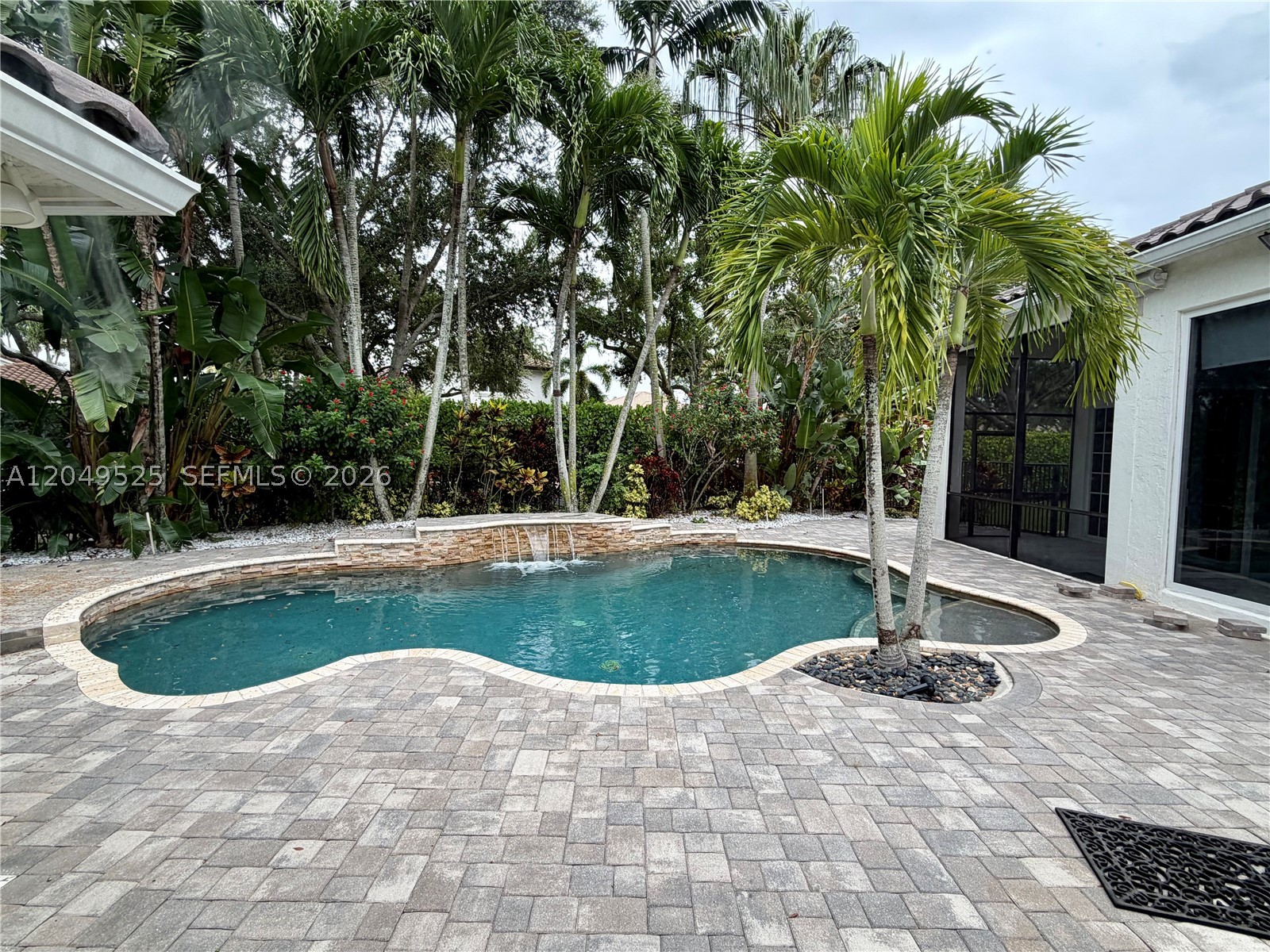 2616 Oakbrook Ct, Weston FL 33332