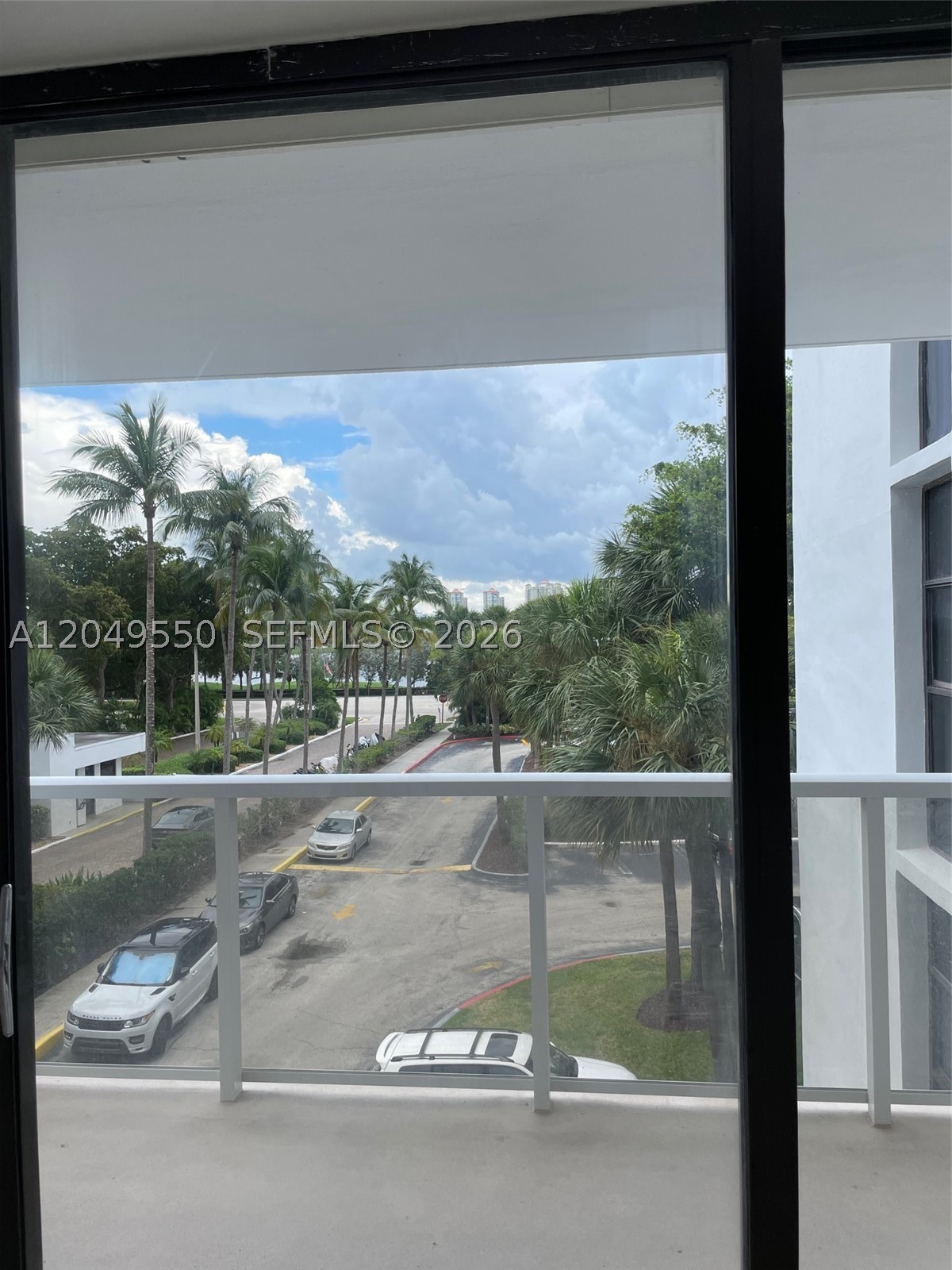 3731 N Country Club Dr #323, Aventura FL 33180