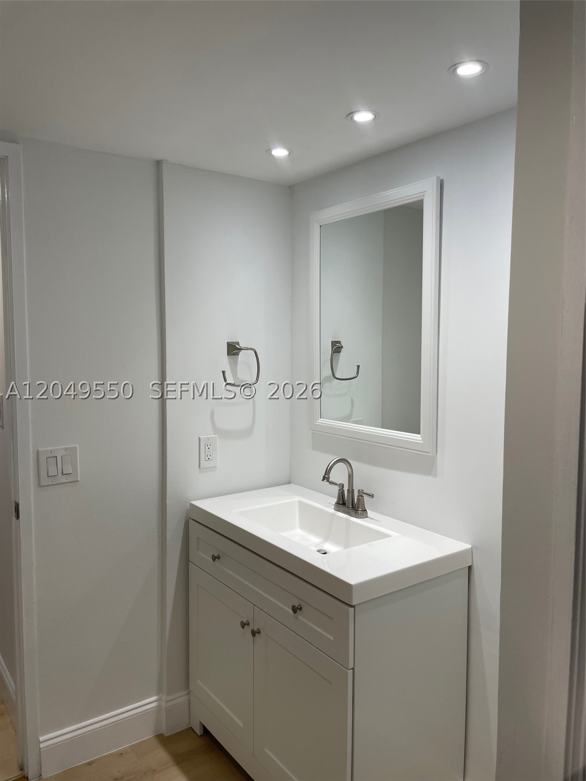 3731 N Country Club Dr #323, Aventura FL 33180