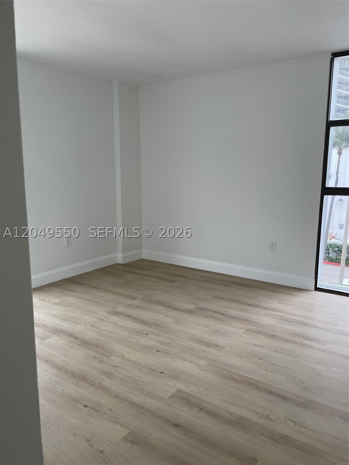 3731 N Country Club Dr #323, Aventura FL 33180
