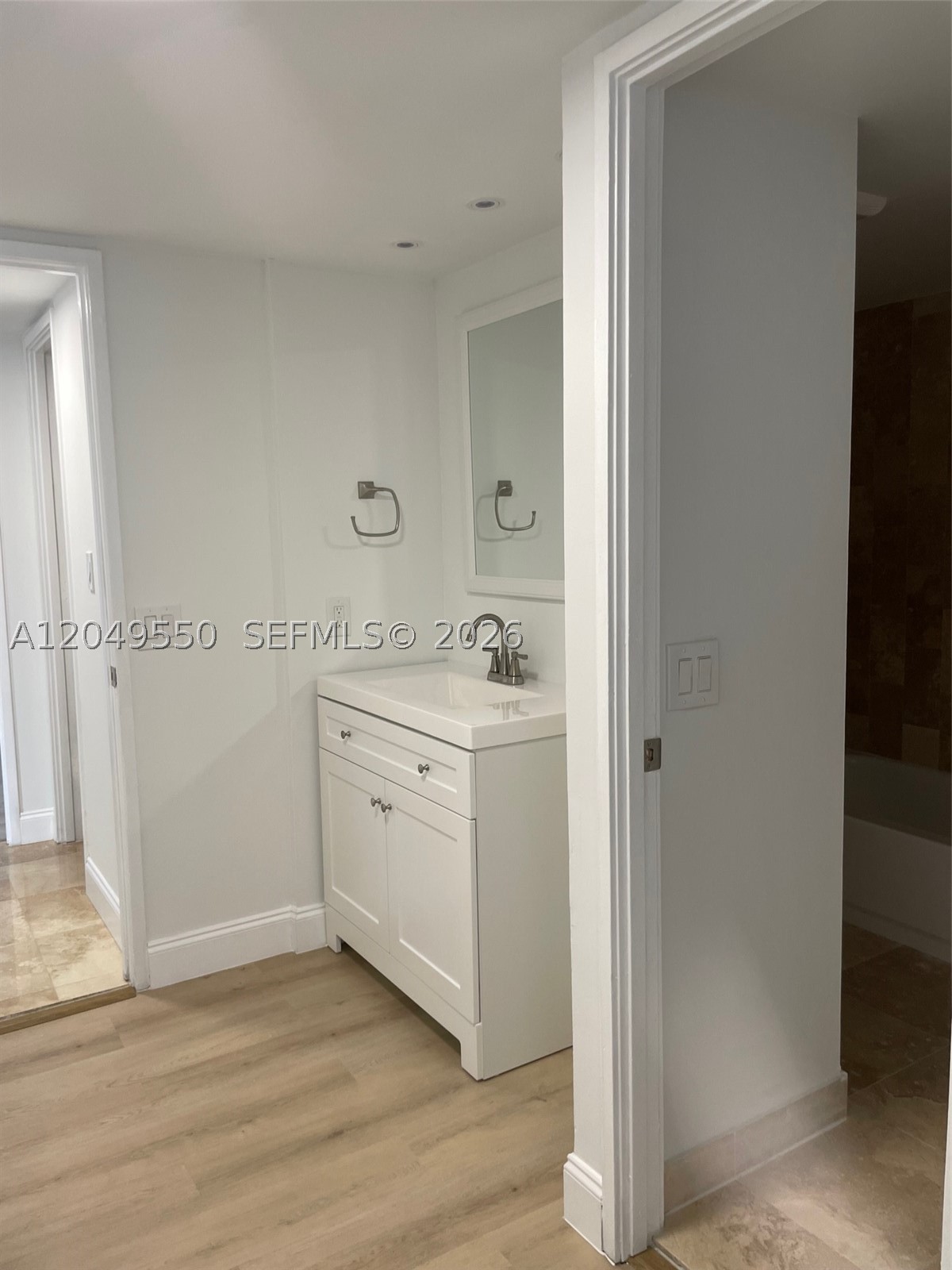 3731 N Country Club Dr #323, Aventura FL 33180