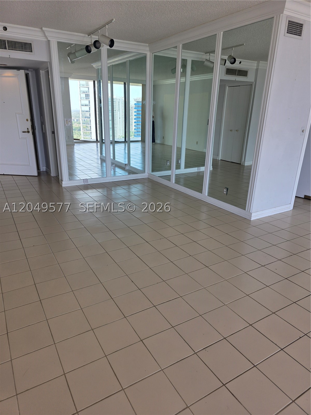 19355 Turnberry Way #25C, Aventura FL 33180