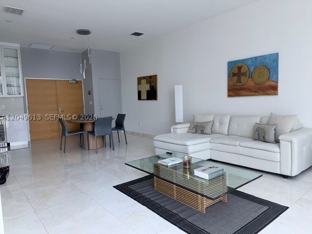 881 Ocean Dr #L2, Key Biscayne FL 33149