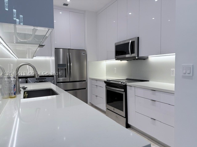 881 Ocean Dr #L2, Key Biscayne FL 33149