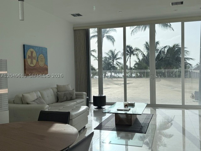 881 Ocean Dr #L2, Key Biscayne FL 33149