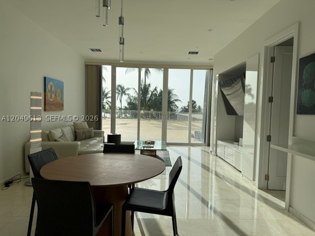 881 Ocean Dr #L2, Key Biscayne FL 33149
