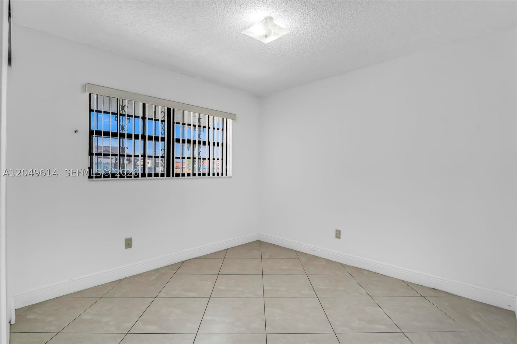 8871 NW 114th St, Hialeah Gardens FL 33018