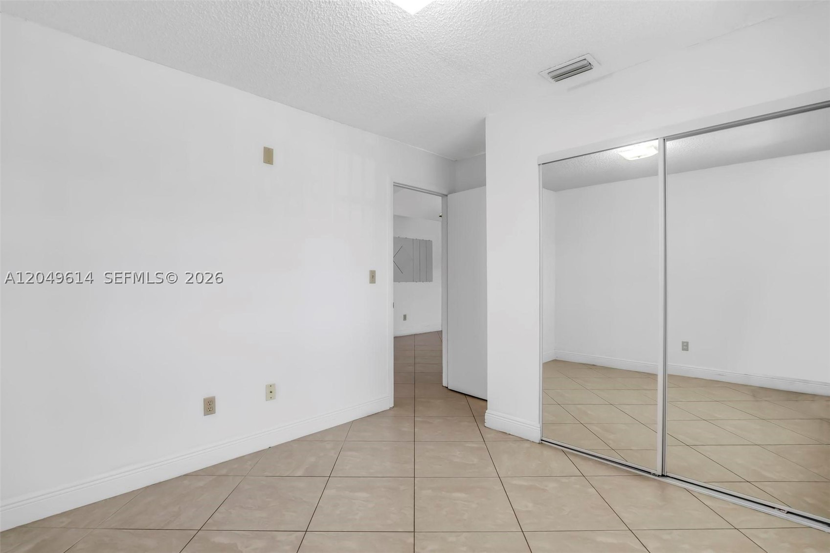 8871 NW 114th St, Hialeah Gardens FL 33018