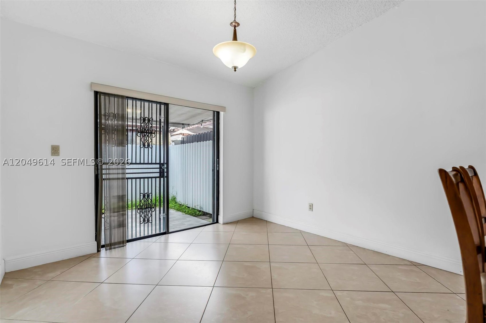 8871 NW 114th St, Hialeah Gardens FL 33018