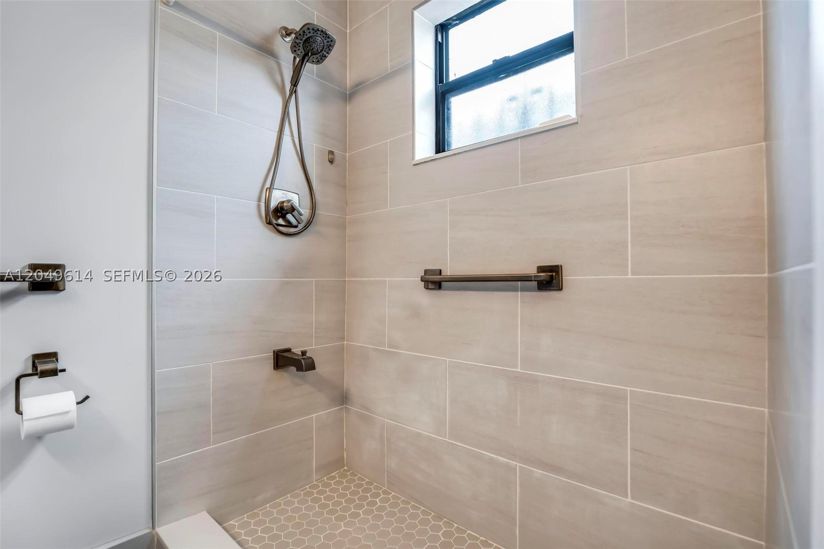 8871 NW 114th St, Hialeah Gardens FL 33018