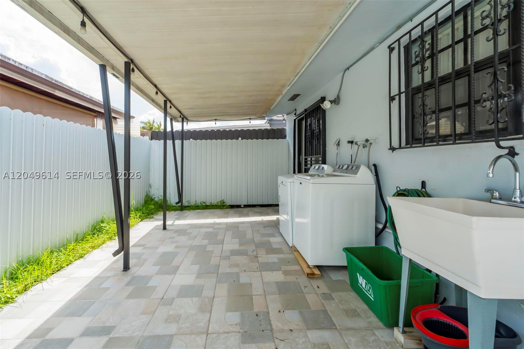 8871 NW 114th St, Hialeah Gardens FL 33018