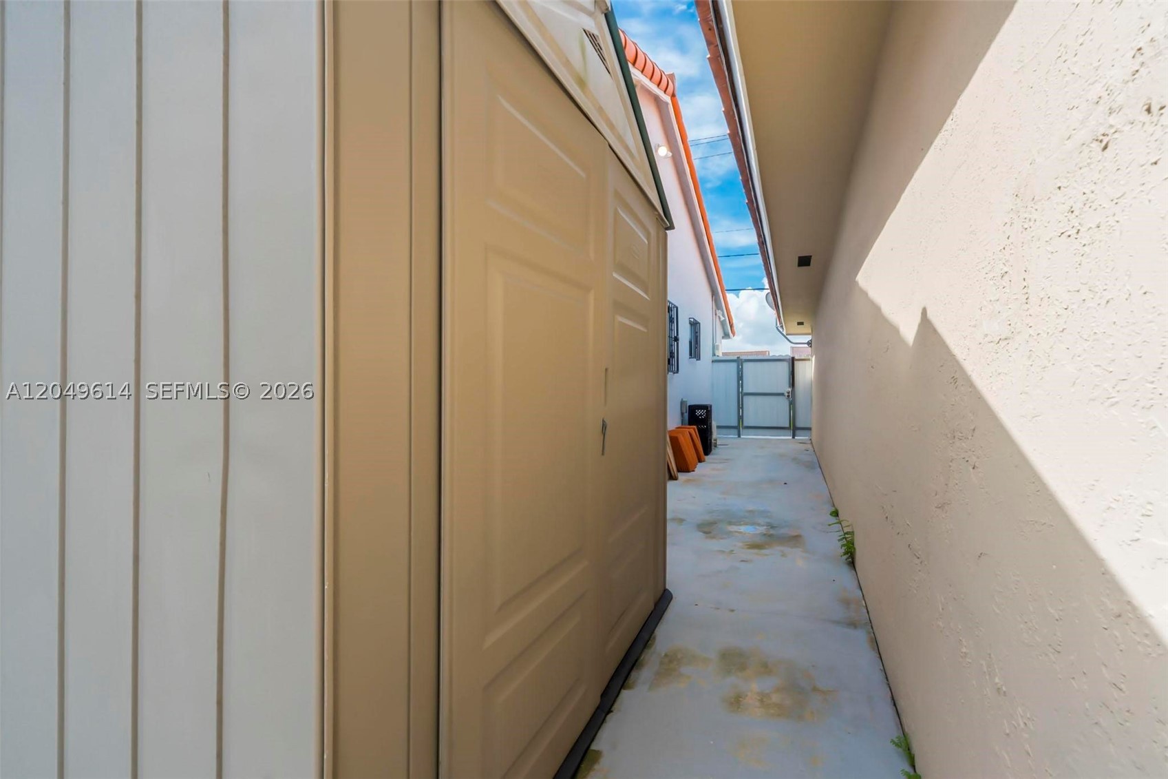 8871 NW 114th St, Hialeah Gardens FL 33018