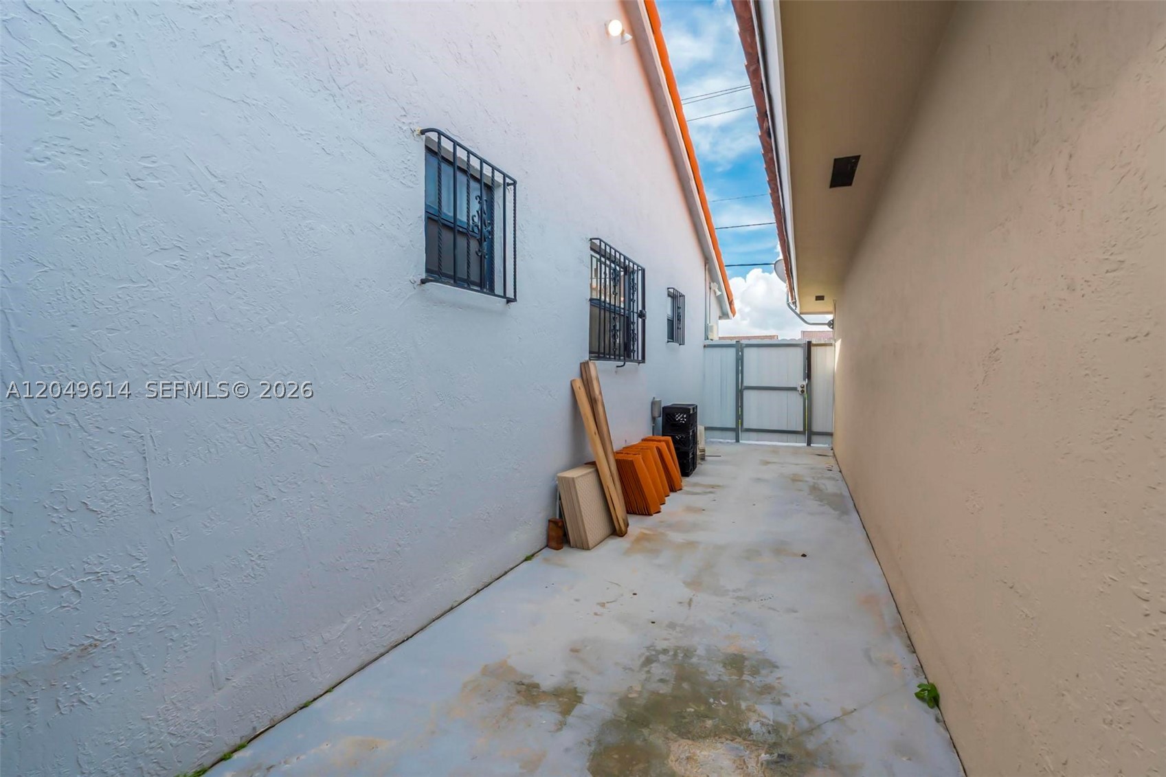8871 NW 114th St, Hialeah Gardens FL 33018