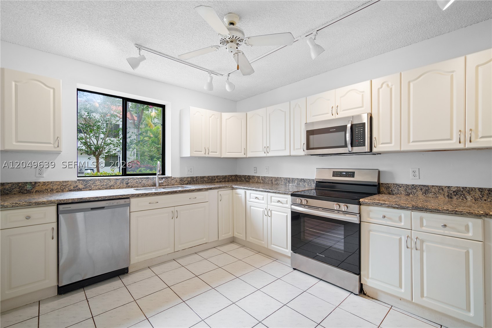 21378 Marina Cove Cir #11-B, Aventura FL 33180