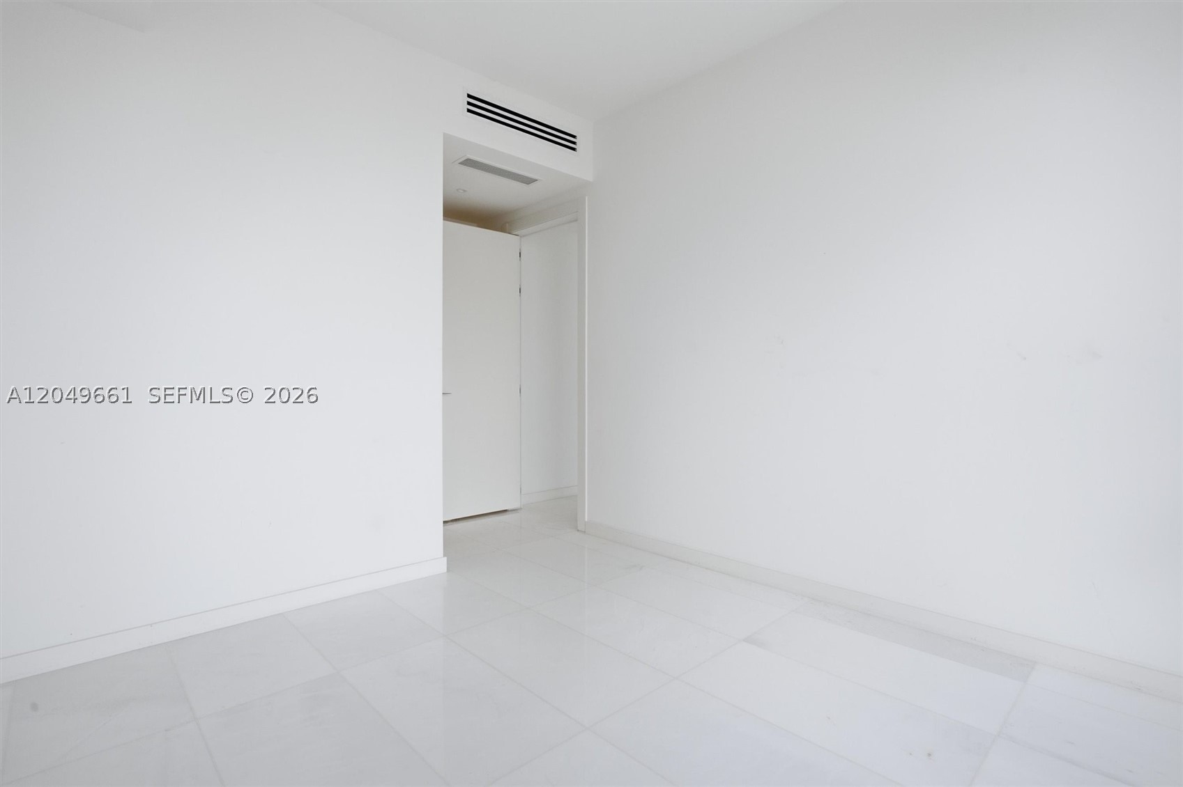 300 Biscayne Boulevard Way #4808W, Miami FL 33131