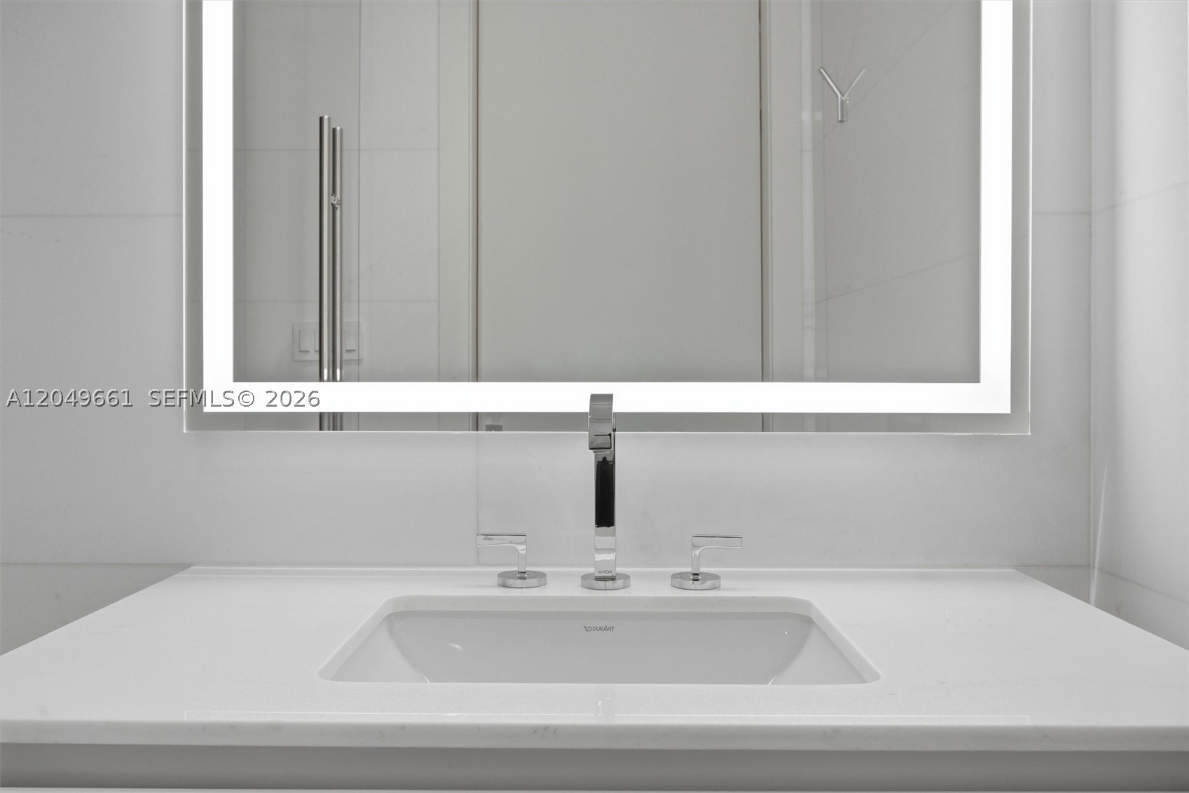 300 Biscayne Boulevard Way #4808W, Miami FL 33131