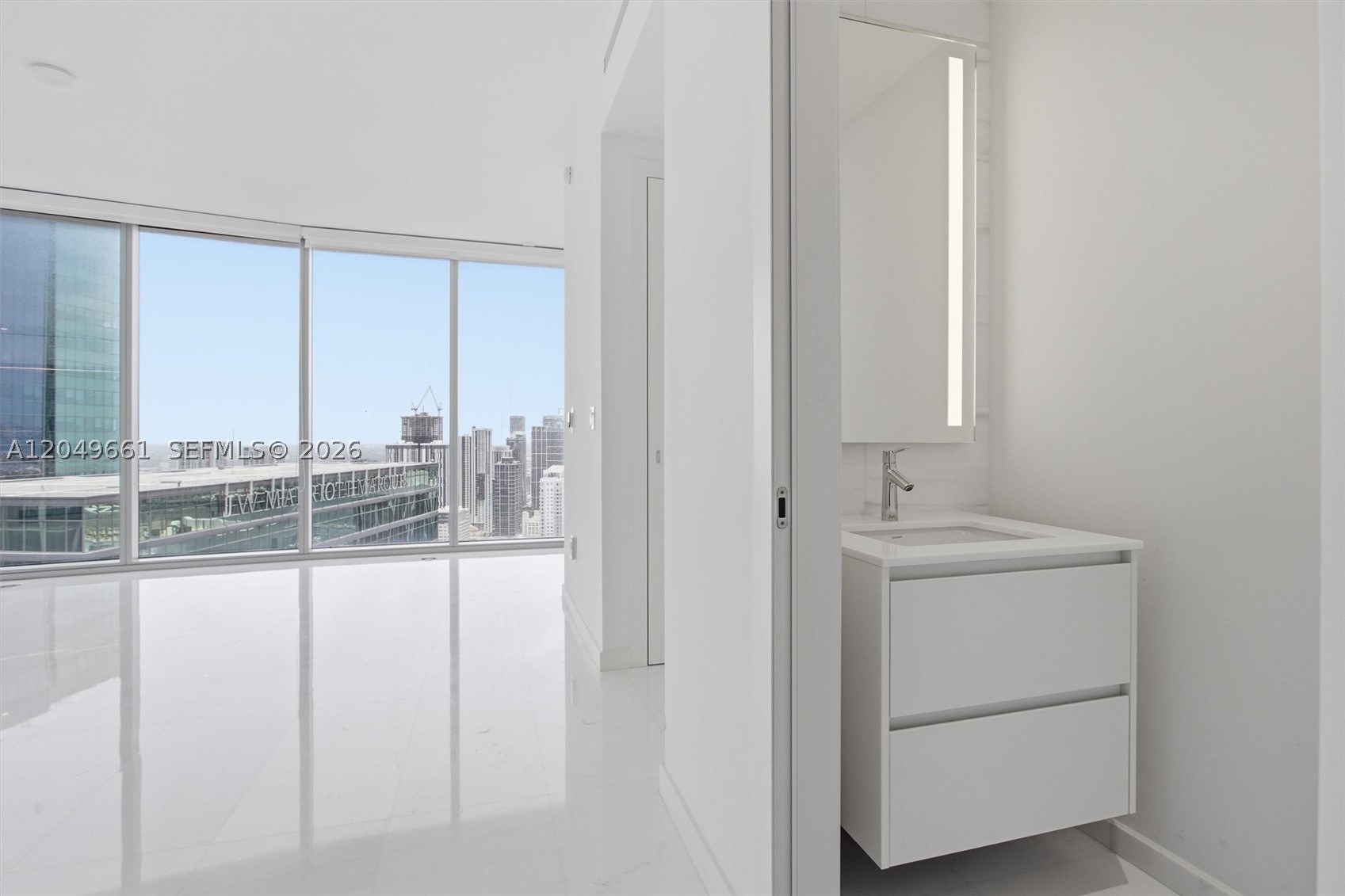 300 Biscayne Boulevard Way #4808W, Miami FL 33131