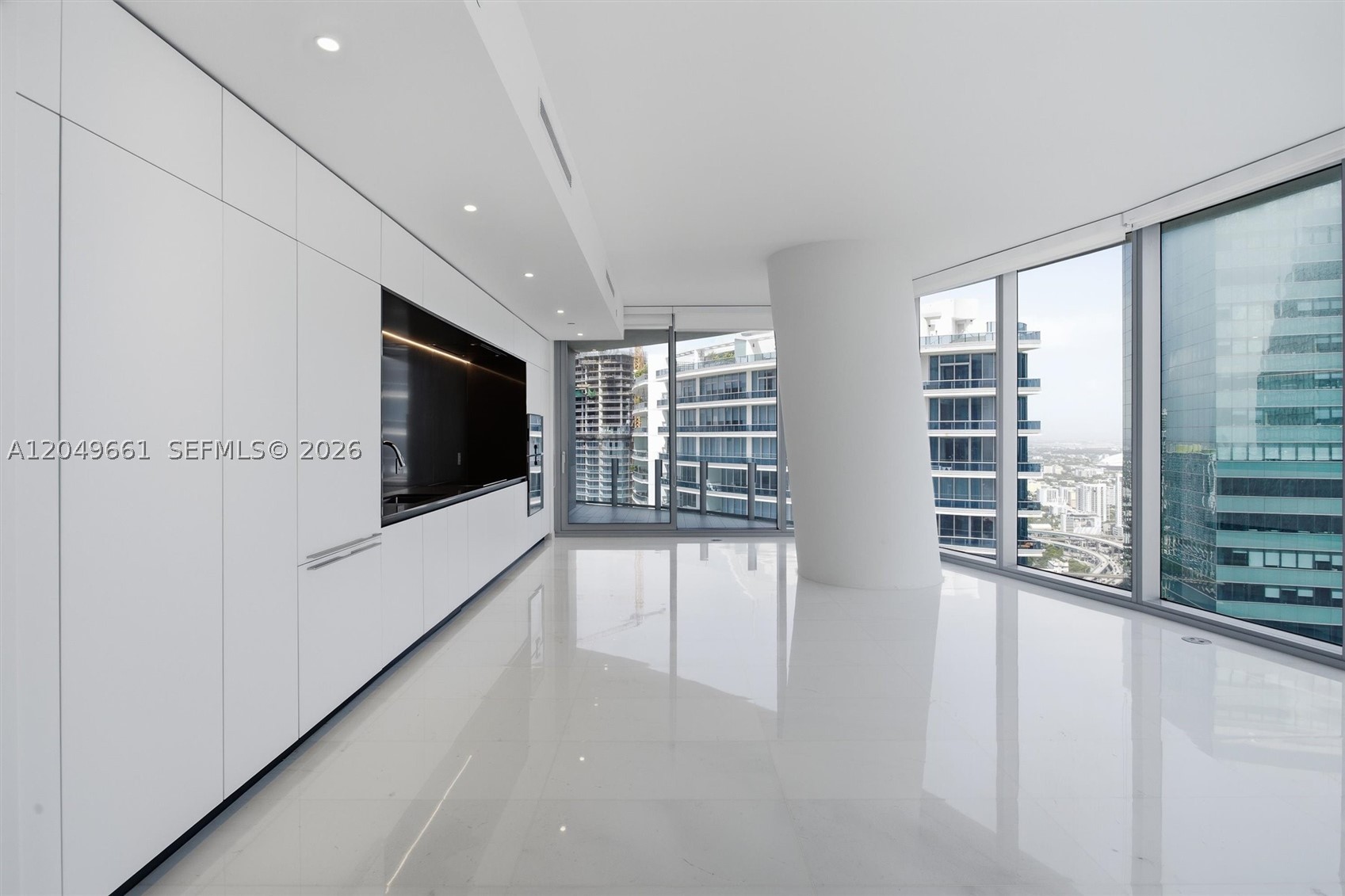 300 Biscayne Boulevard Way #4808W, Miami FL 33131