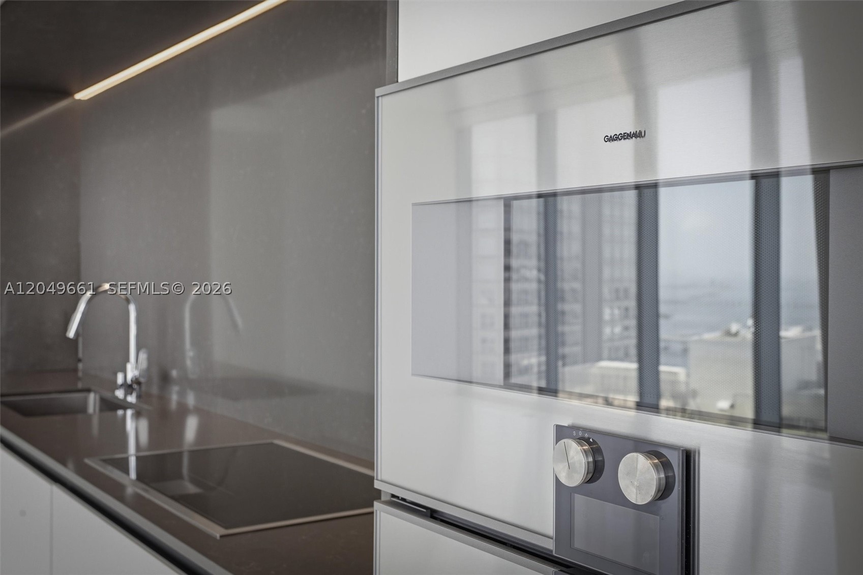 300 Biscayne Boulevard Way #4808W, Miami FL 33131