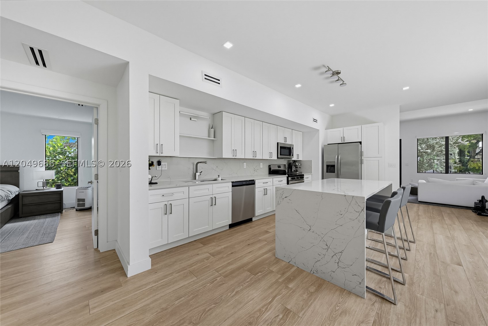 180 SW 38th Ct, Miami FL 33134
