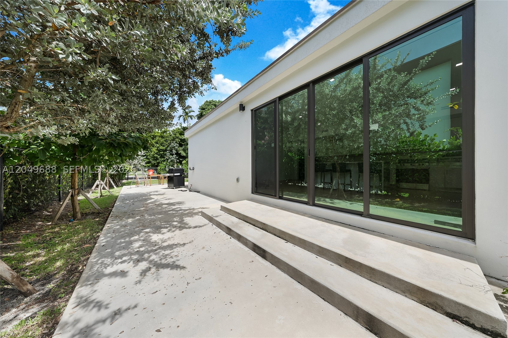 180 SW 38th Ct, Miami FL 33134