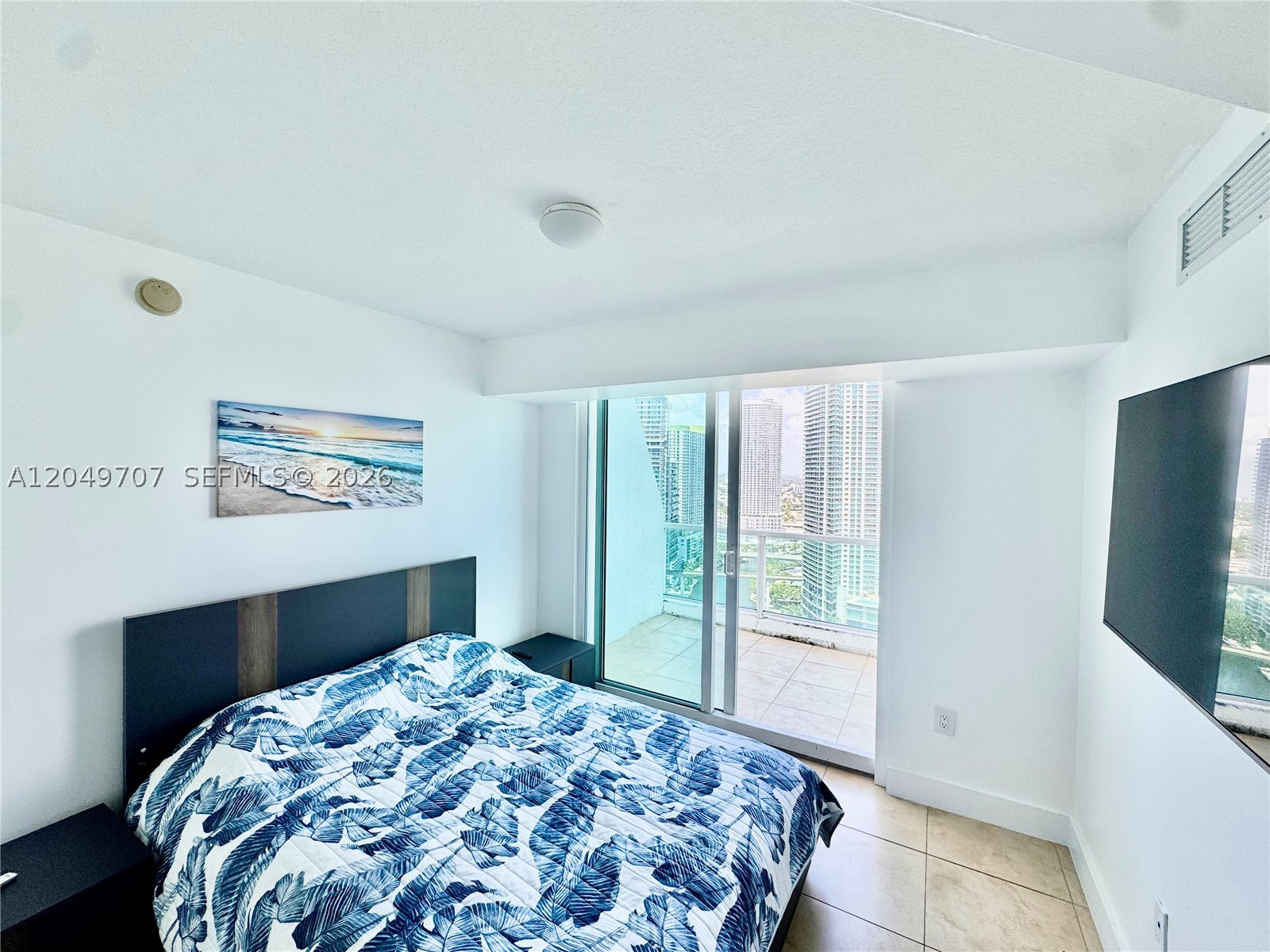 41 SE 5th St #1917, Miami FL 33131