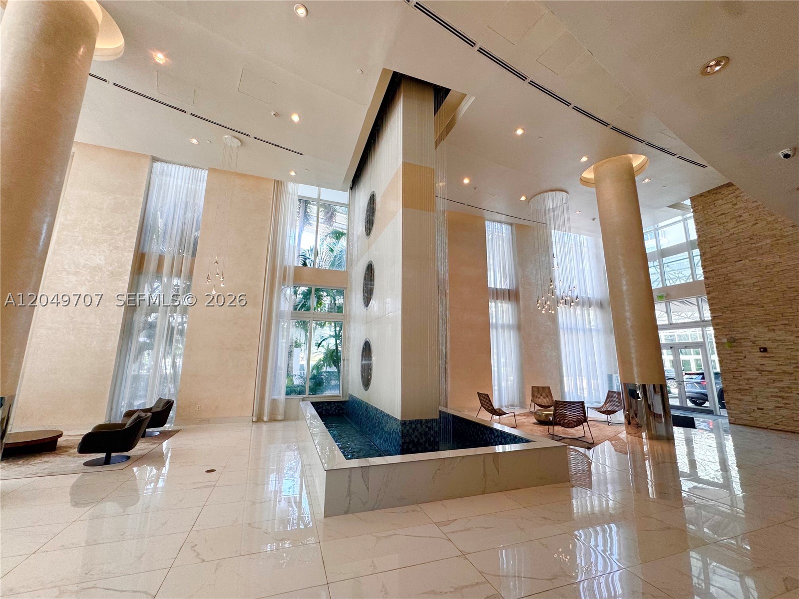 41 SE 5th St #1917, Miami FL 33131