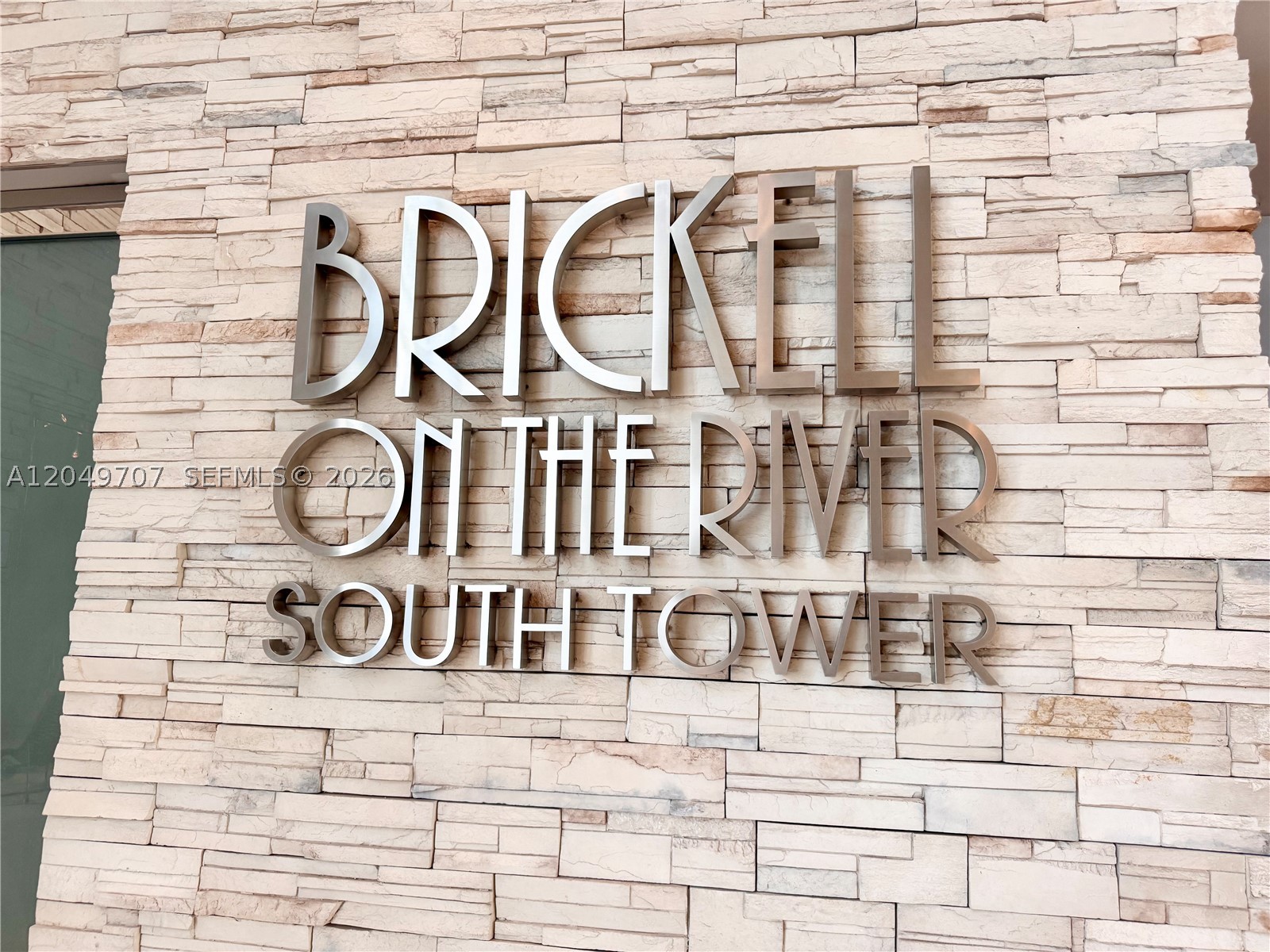 41 SE 5th St #1917, Miami FL 33131