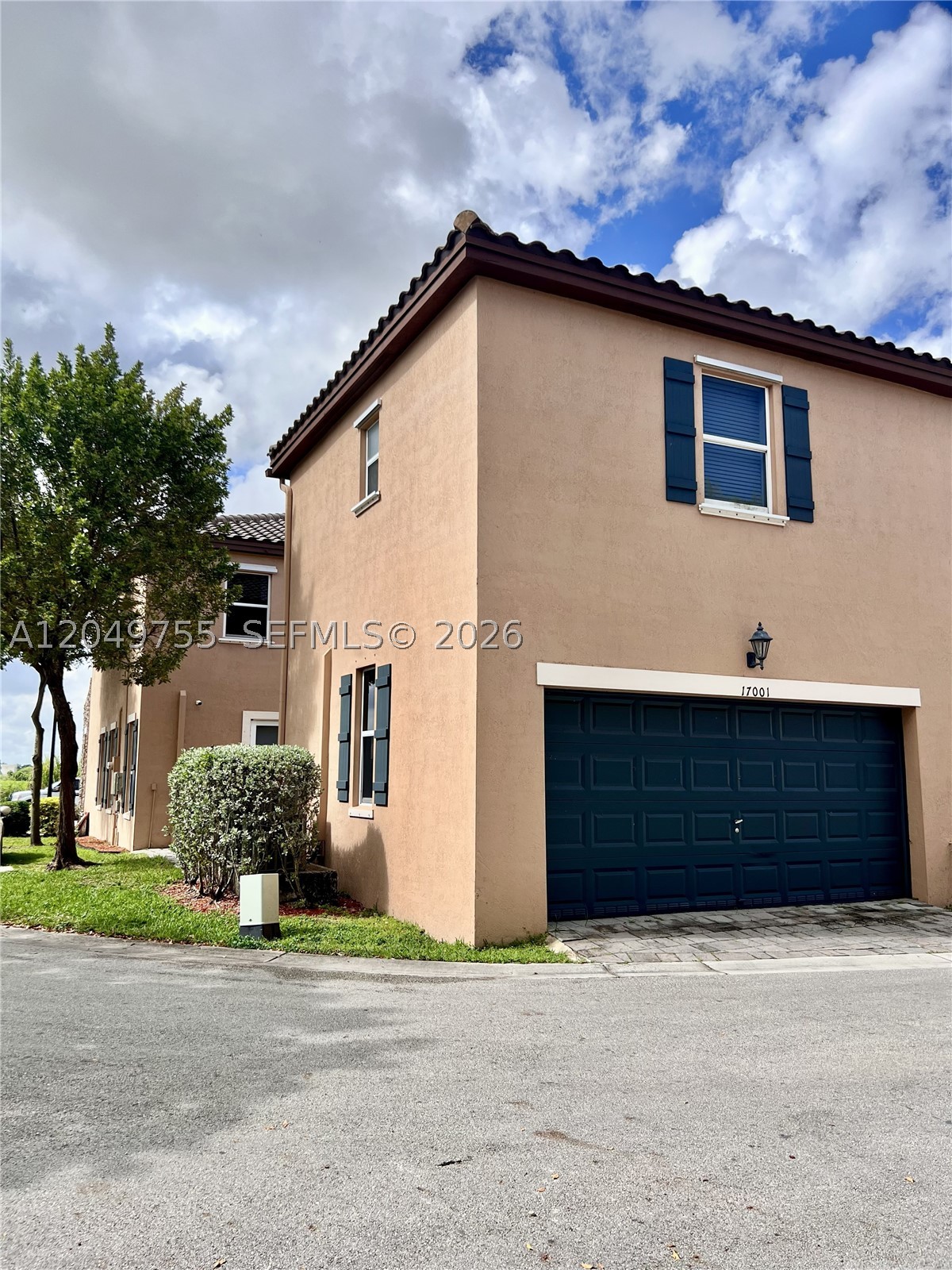 17001 SW 96th St, Miami FL 33196