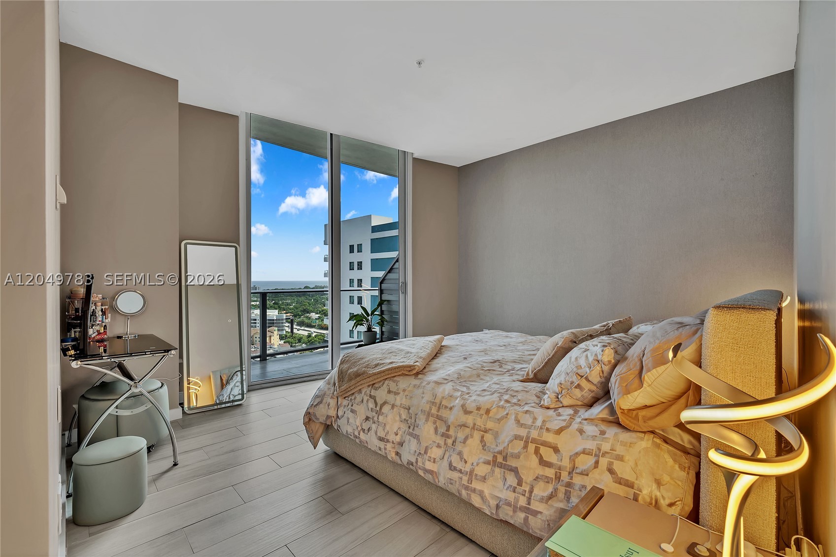 1010 SW 2nd Ave #2201, Miami FL 33130
