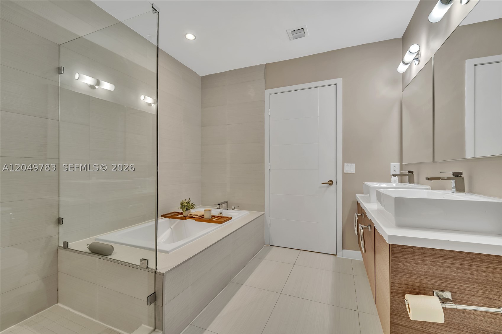 1010 SW 2nd Ave #2201, Miami FL 33130