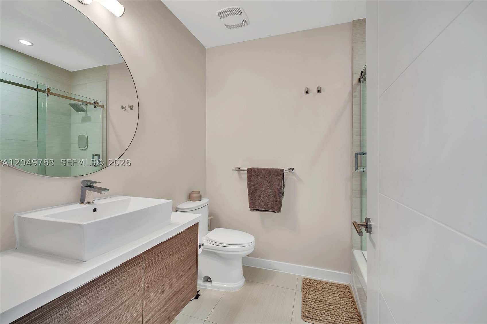 1010 SW 2nd Ave #2201, Miami FL 33130