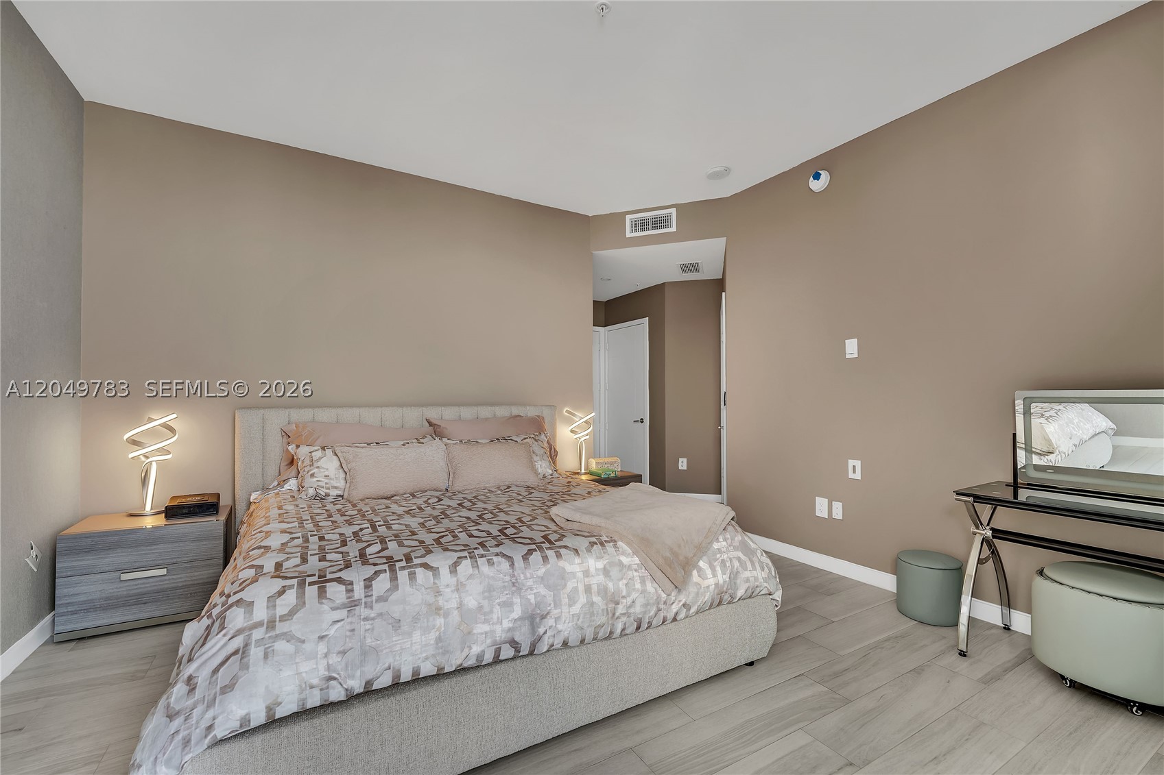 1010 SW 2nd Ave #2201, Miami FL 33130