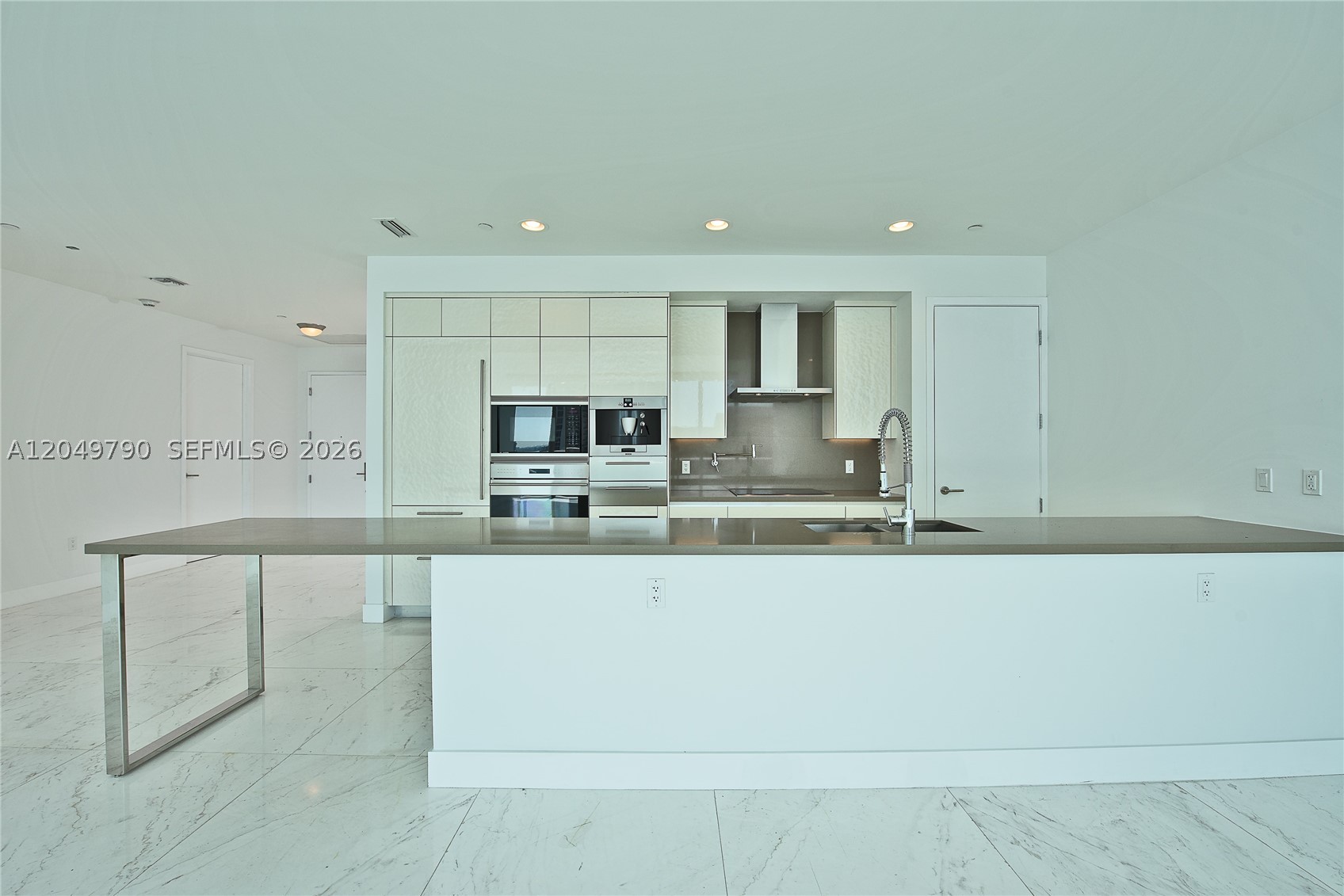 17475 Collins Ave #2003, Sunny Isles Beach FL 33160
