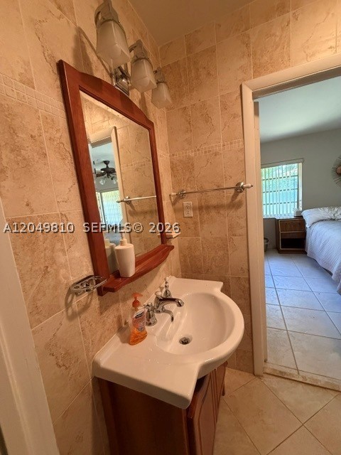 Miami Beach FL 33140 - A12049810