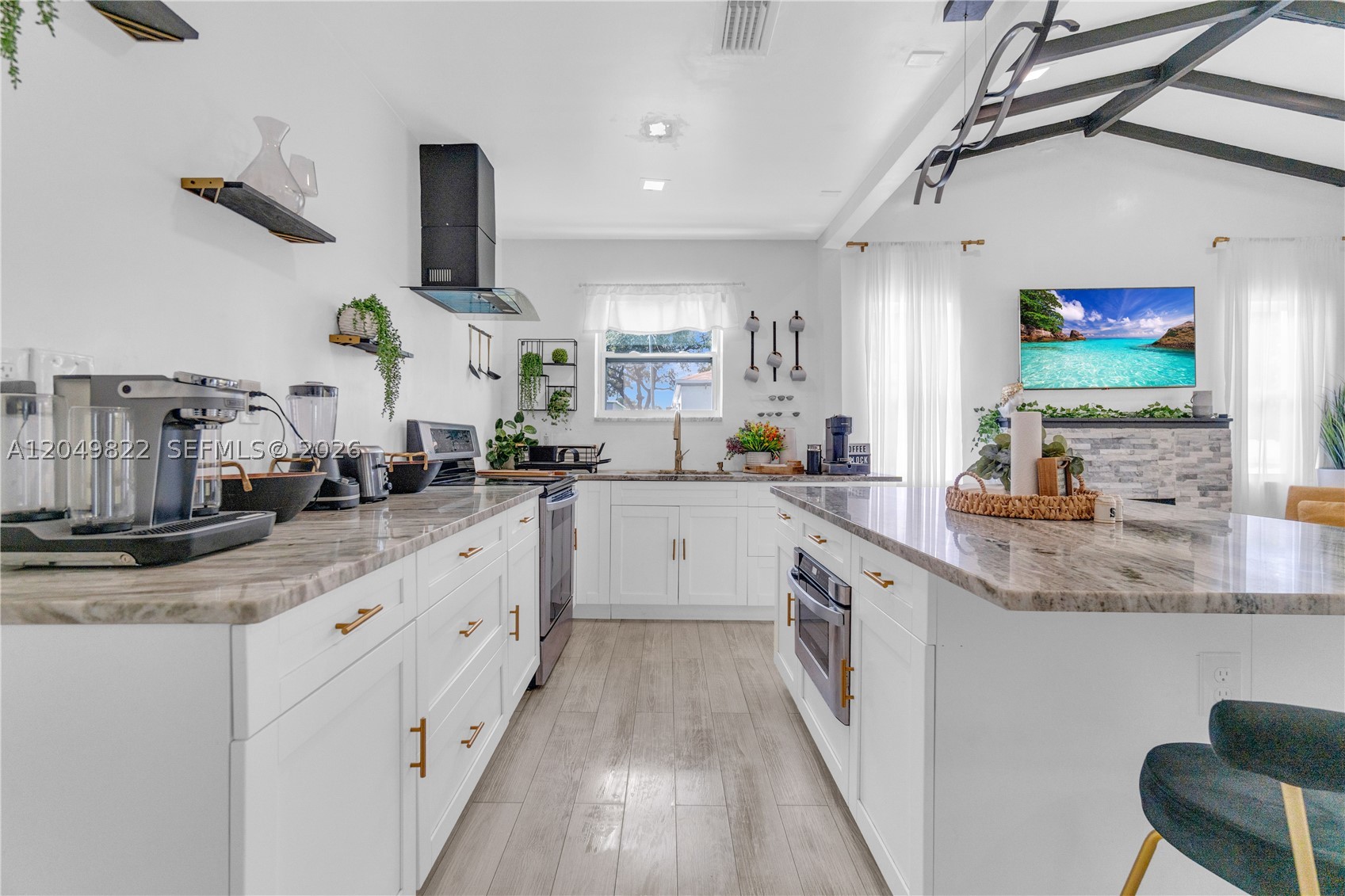 774 NW 49th St, Miami FL 33127