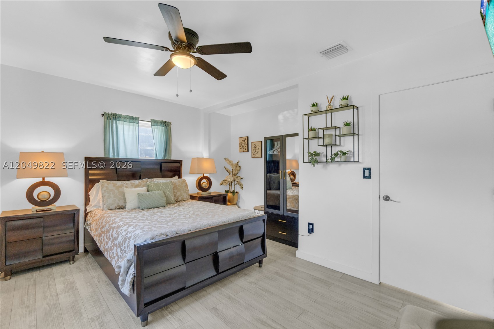 774 NW 49th St, Miami FL 33127