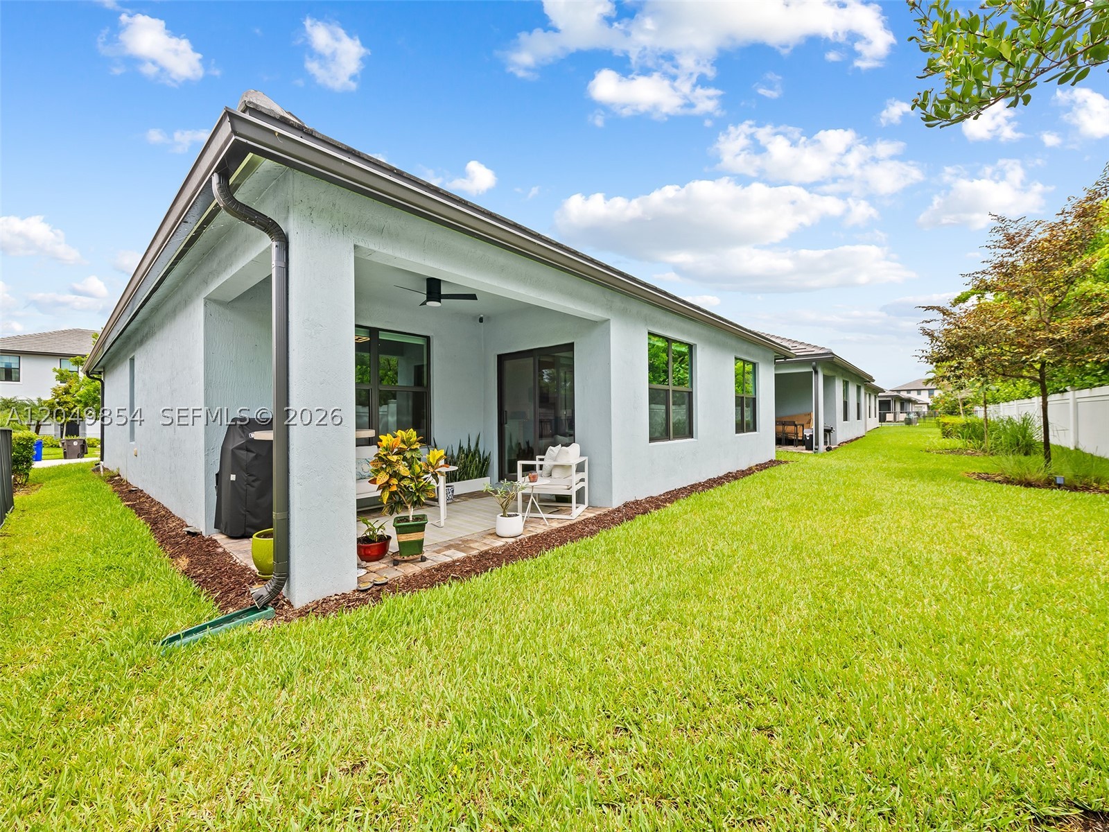2950 Shortleaf Ave, Lauderdale Lakes FL 33311