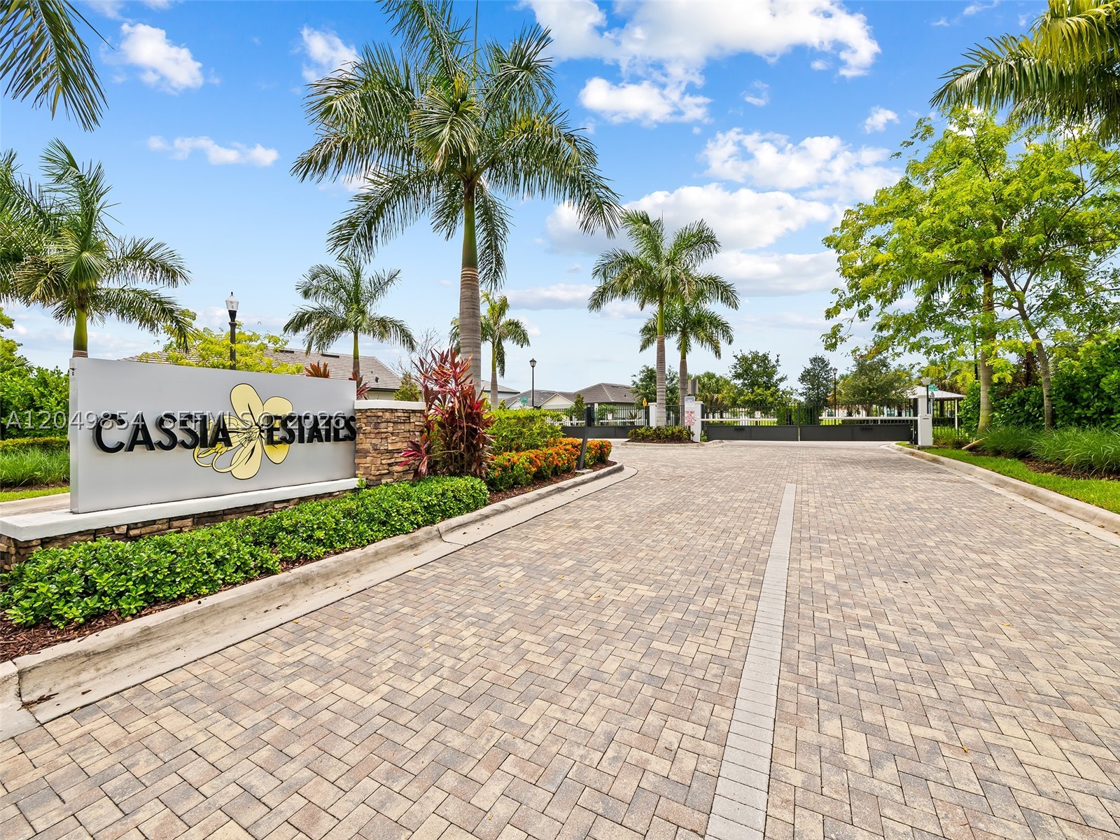 2950 Shortleaf Ave, Lauderdale Lakes FL 33311