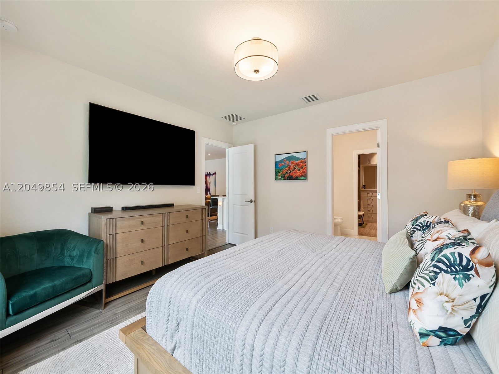 2950 Shortleaf Ave, Lauderdale Lakes FL 33311