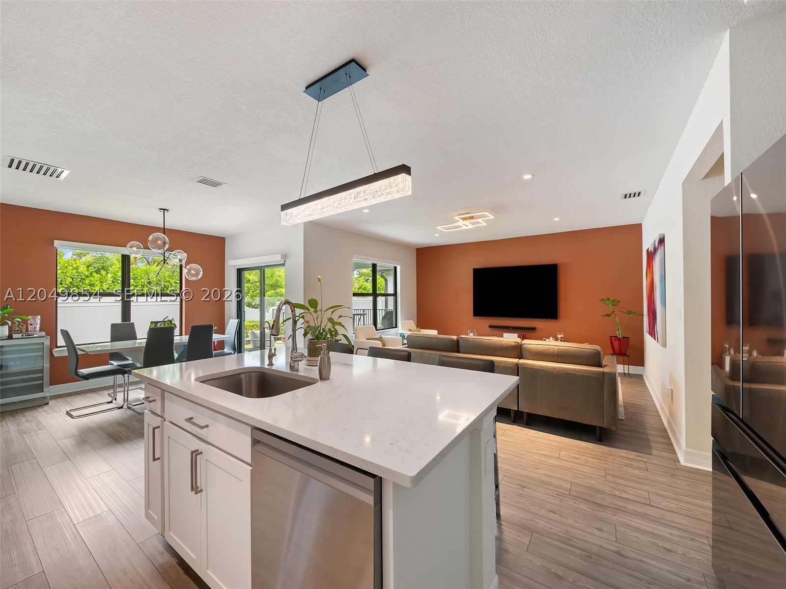 2950 Shortleaf Ave, Lauderdale Lakes FL 33311